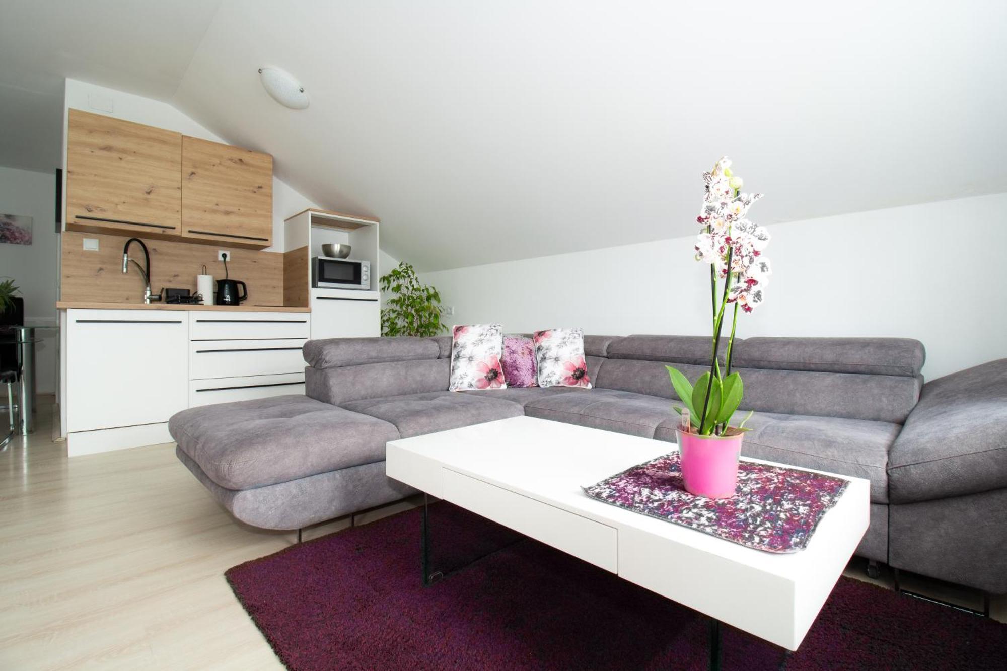 Apartman Keti Donja Lomnica Екстериор снимка